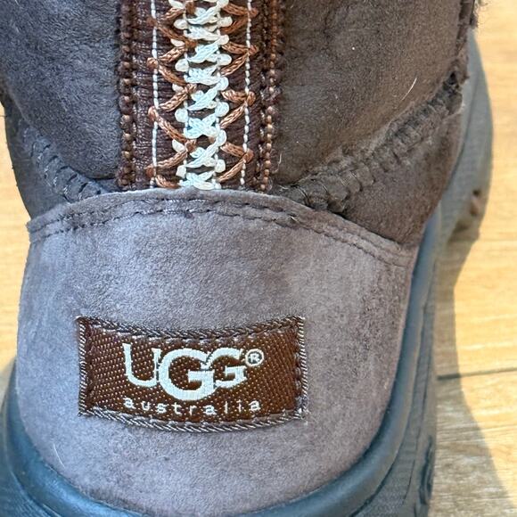 Ugg Women's Classic Chocolate Brown Tall Boots Size 7 - Picture 5 of 9